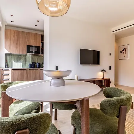 Stylish Modern In Prime Location Cannes